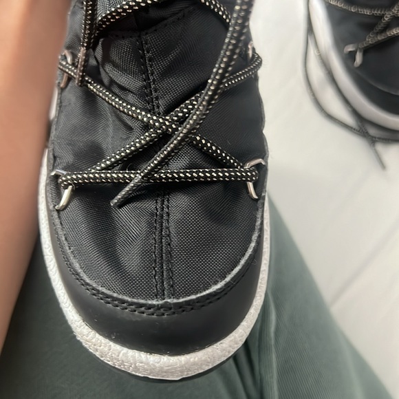 Moon boot size 2. Barely worn (wore on one dinner for a trip). - Picture 5 of 5